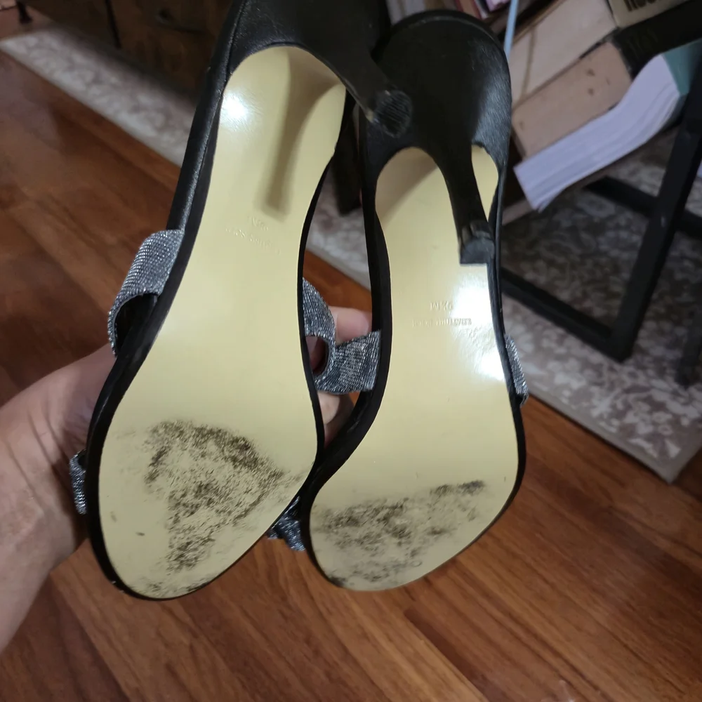 Ann Marino Silver Metallic Bow Slip-On Heels - Picture 4 of 7